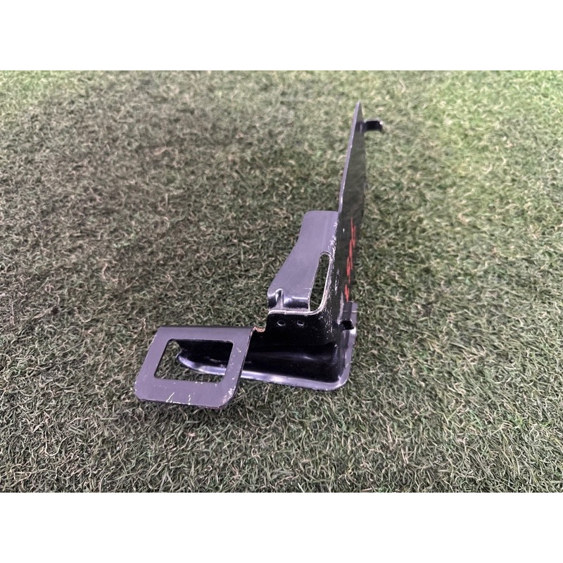 Крепление радиатора (кузов и элементы) BMW 3-series E90 2010 3.0 N54 51647117812