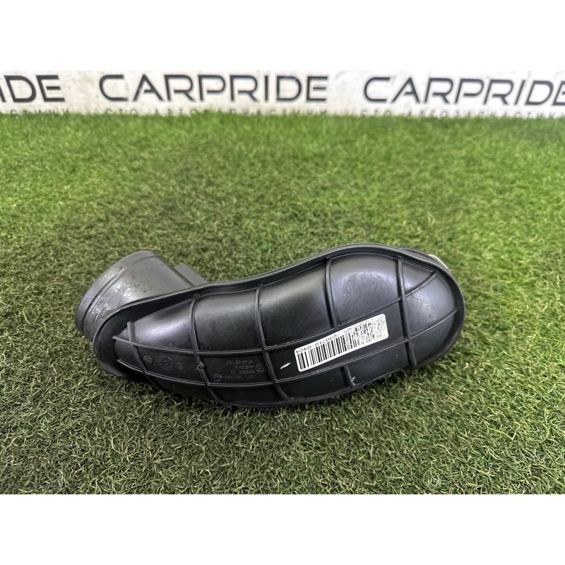 Патрубок воздушного фильтра (впускная система) BMW X5 E70 2010 N57D30A 13717812059