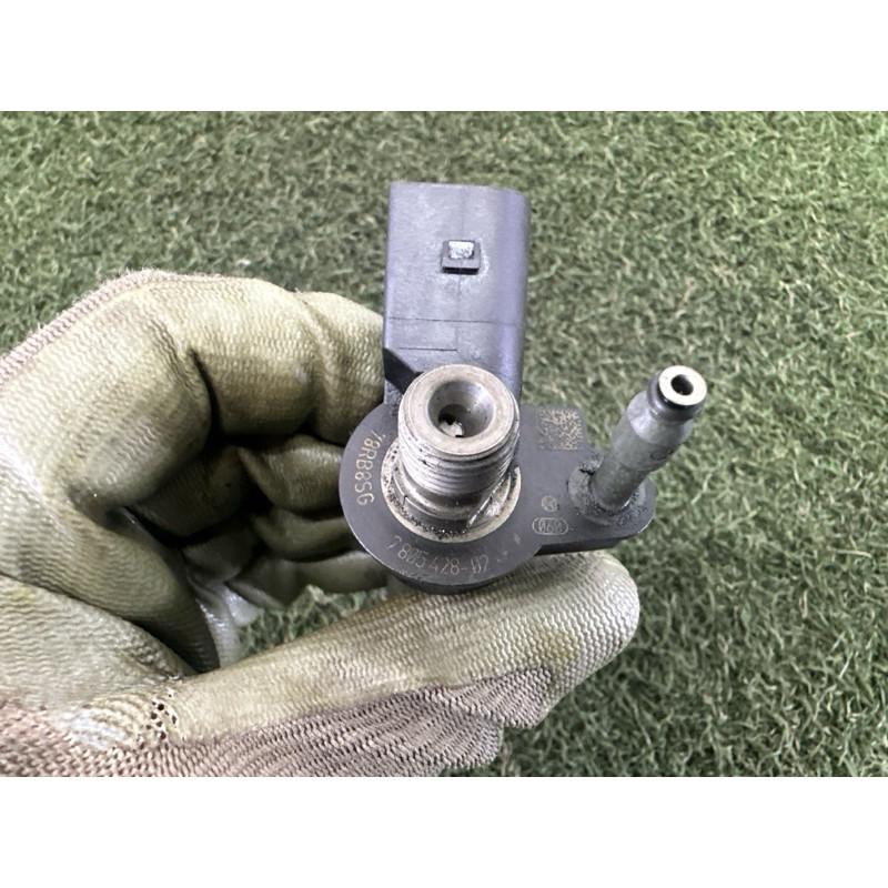 Форсунка топливная (топливная система) BMW X5 E70 2010 N57D30A 13537805428