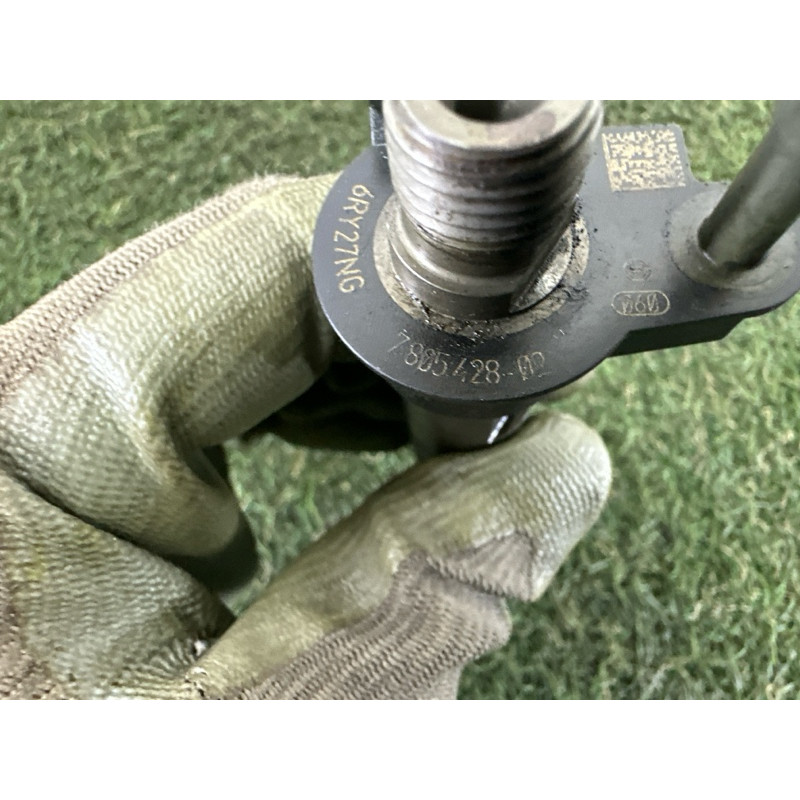 Форсунка топливная (топливная система) BMW X5 E70 2010 N57D30A 13537805428