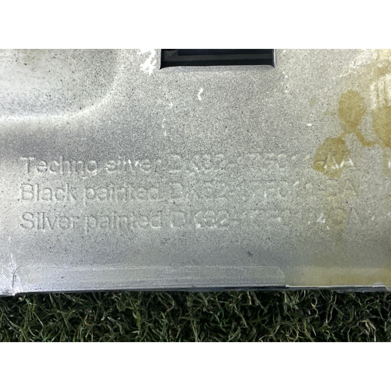 Накладка на бампер (кузов и элементы) LAND ROVER RANGE ROVER Sport L494 2016 3.0 Diesel LR045040