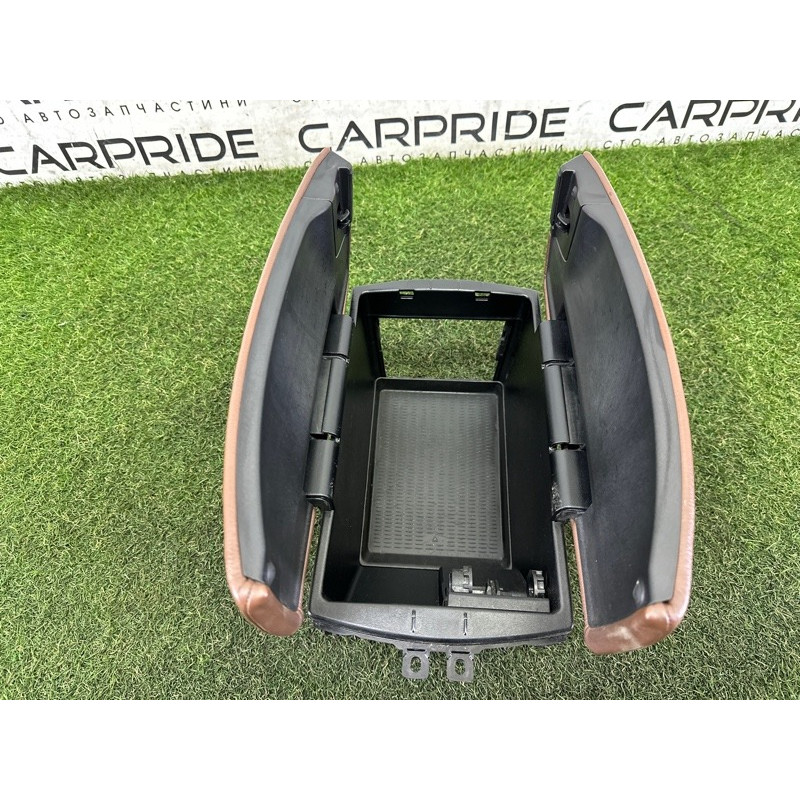 Підлокітник (салон) BMW X5 E70 2010 N57D30A 51169217477