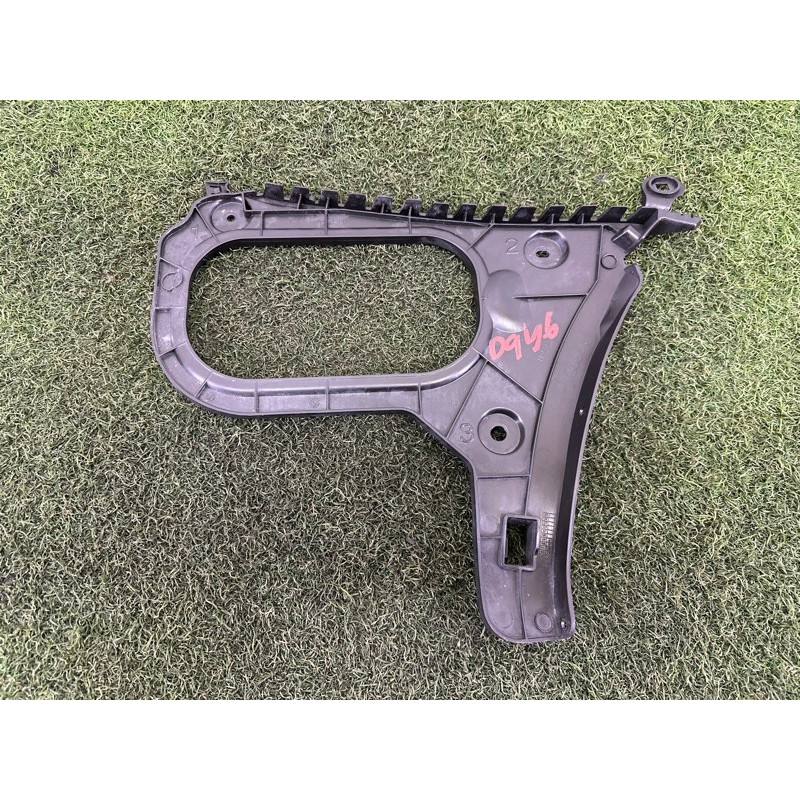 Крепление бампера (кузов и элементы) AUDI A3 8V 2016 1.8 CNSB 8V5807378