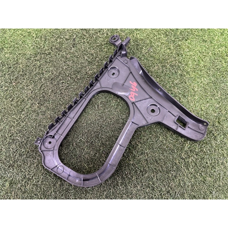 Крепление бампера (кузов и элементы) AUDI A3 8V 2016 1.8 CNSB 8V5807378