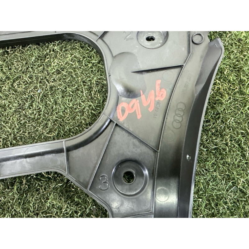 Крепление бампера (кузов и элементы) AUDI A3 8V 2016 1.8 CNSB 8V5807378