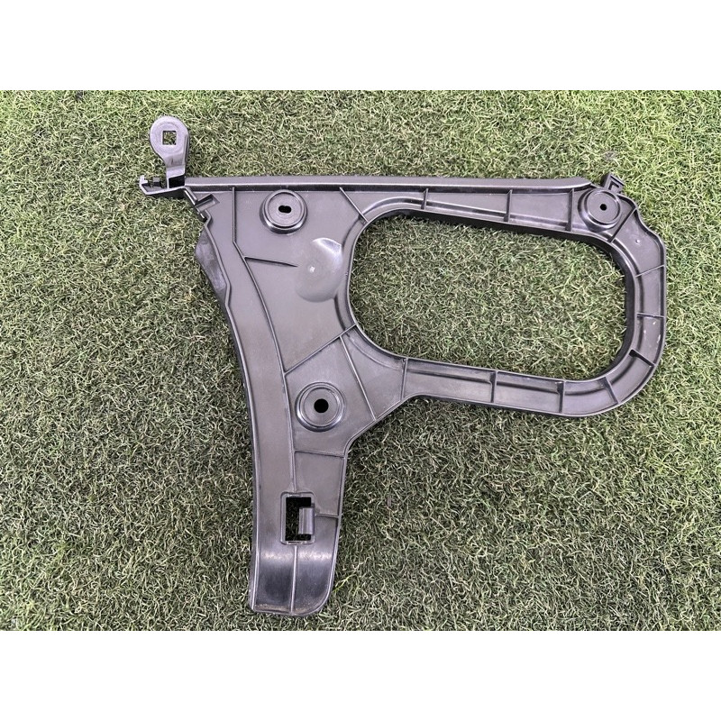 Крепление бампера (кузов и элементы) AUDI A3 8V 2016 1.8 CNSB 8V5807378