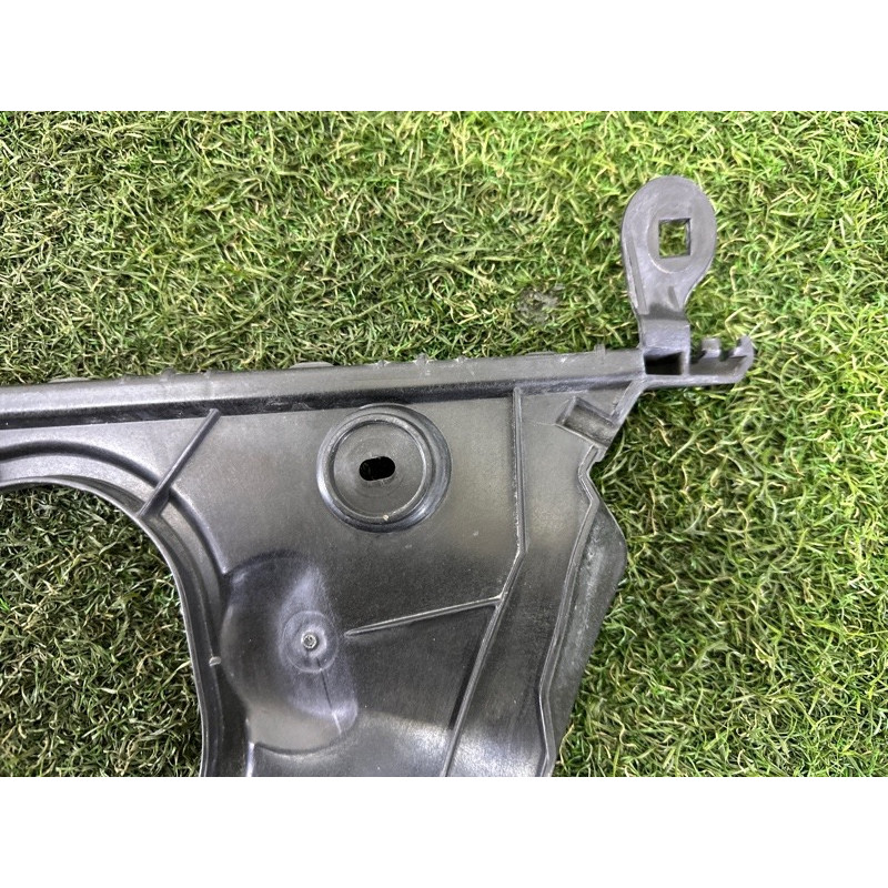 Крепление бампера (кузов и элементы) AUDI A3 8V 2016 1.8 CNSB 8V5807377