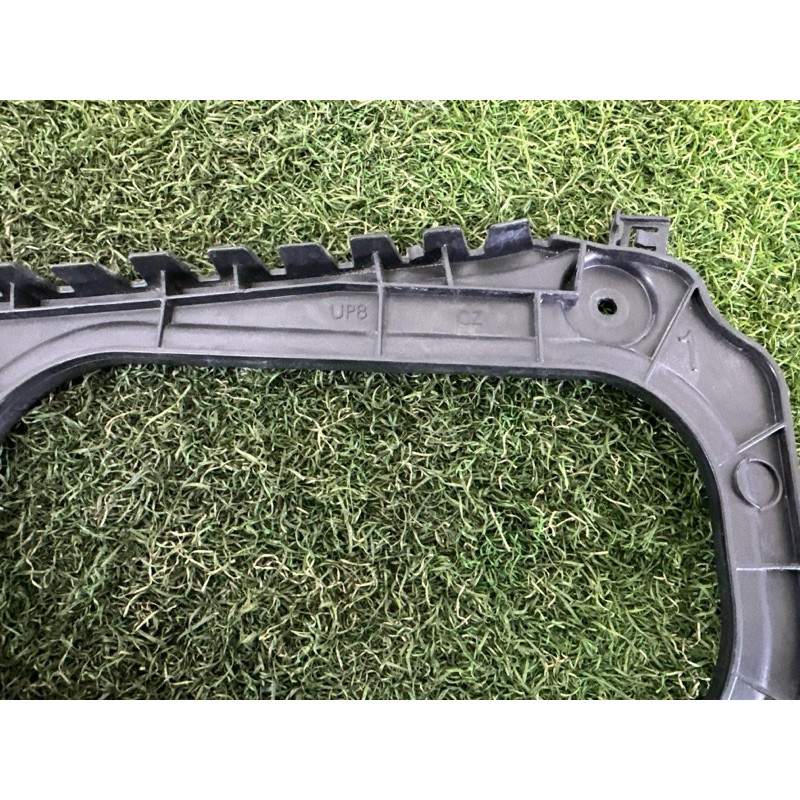 Крепление бампера (кузов и элементы) AUDI A3 8V 2016 1.8 CNSB 8V5807377