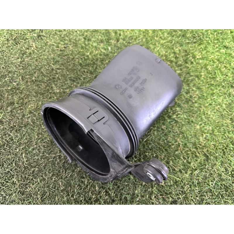 Патрубок воздушного фильтра (впускная система) BMW X3 F25 2012 3.0 13717601870