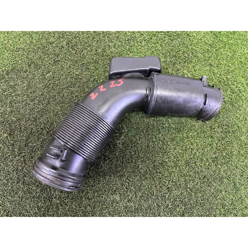 Патрубок воздушного фильтра (впускная система) Volkswagen Touareg NF 2012 3.0 Hybrid CGFA 7P0129684A