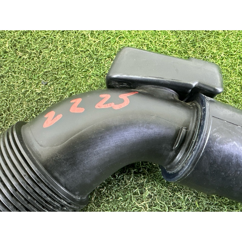 Патрубок воздушного фильтра (впускная система) Volkswagen Touareg NF 2012 3.0 Hybrid CGFA 7P0129684A