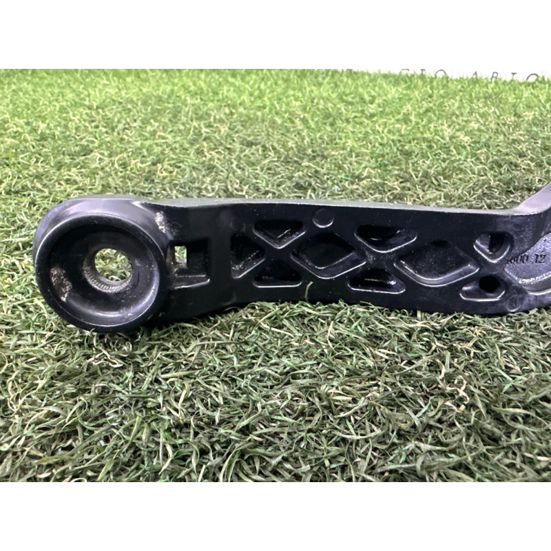 важіль щітки склоочисника (кузов и элементы) LAND ROVER RANGE ROVER Sport L494 2016 3.0 Diesel LR076843