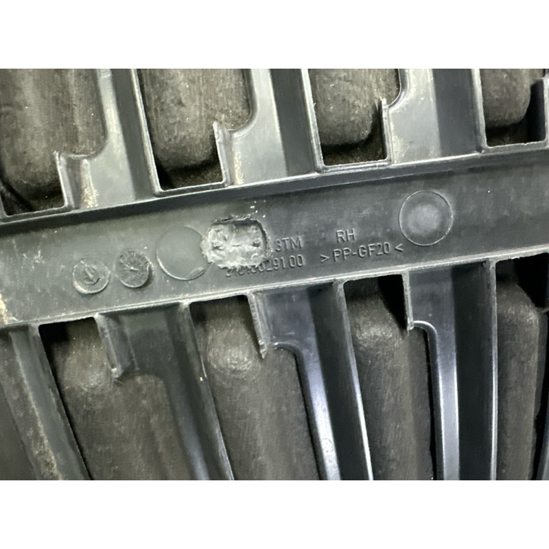 Подкрылок (кузов и элементы) AUDI Q5 FY 2018 2.0 DAYB 80A821172E