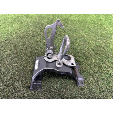 Ответная часть замка капота