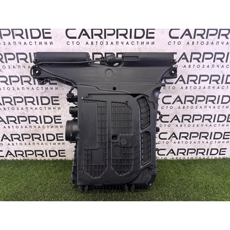 Корпус повітряного фільтра (подача палива) AUDI Q7 4M 2017 3.0 TFSi 4M0133837A