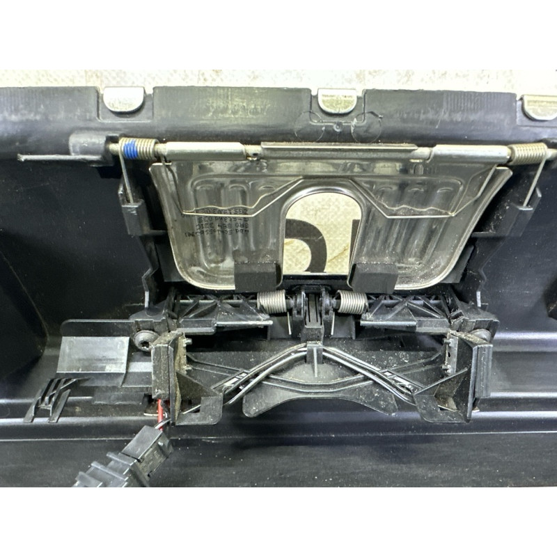 Накладка замка кришки багажника (салон) AUDI Q5 8R 2012 2.0 CAEB 8R0864483C4PK