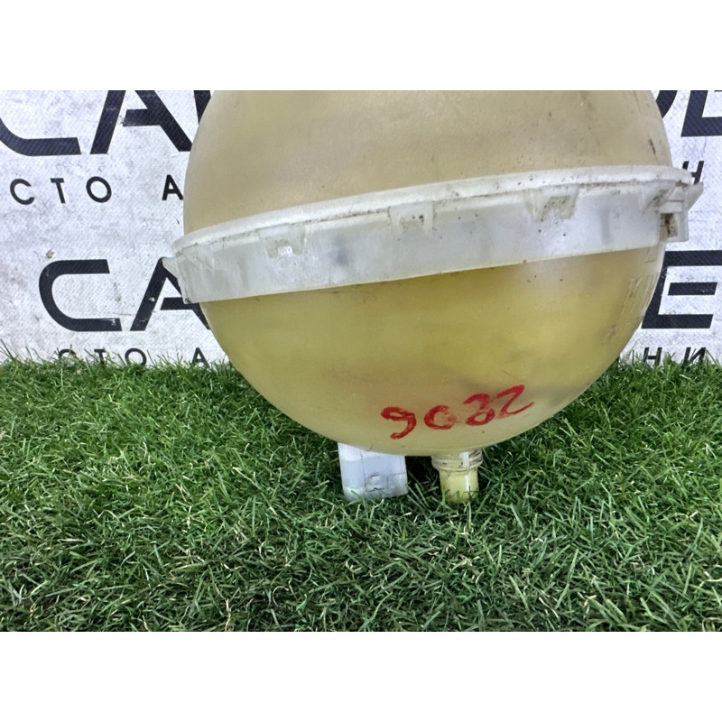 Бачок расширительный (система охлаждения) BMW 3-series F30 2013 2.0 17137642158