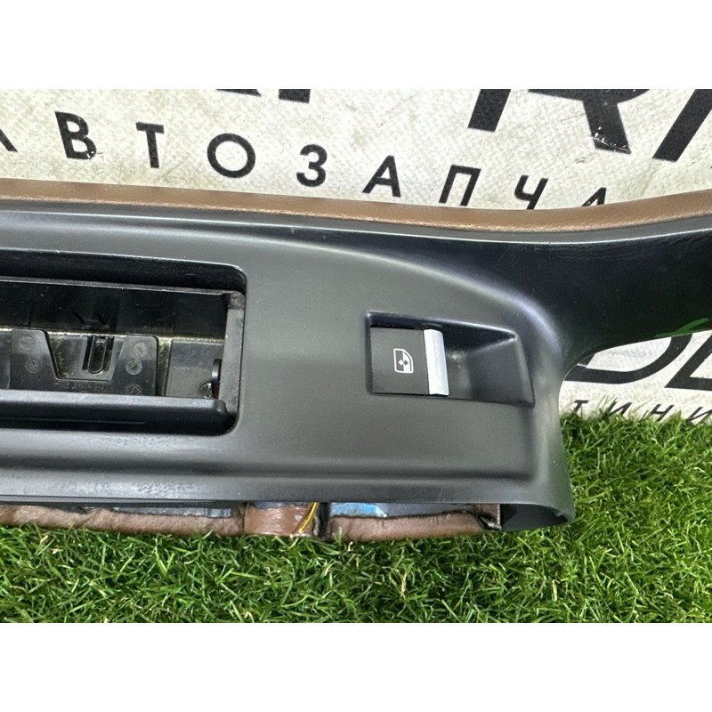 Подлокотник (салон) AUDI Q7 4M 2017 3.0 CREC 4M0867364EHW3