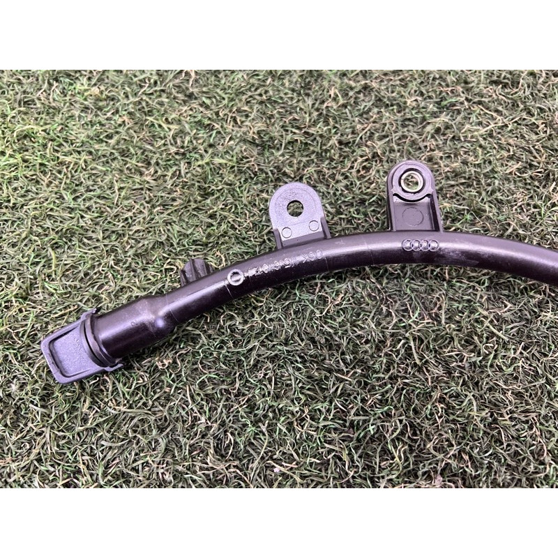 Направляющая масляного щупа (двигатель и элементы) AUDI A4 B9 2018 2.0 DBPA 06K115610E