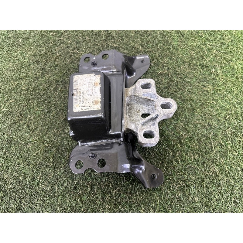 Подушка двигуна (двигун та елементи) AUDI A3 8V 2016 1.8 CNSB 5Q0199555BJ