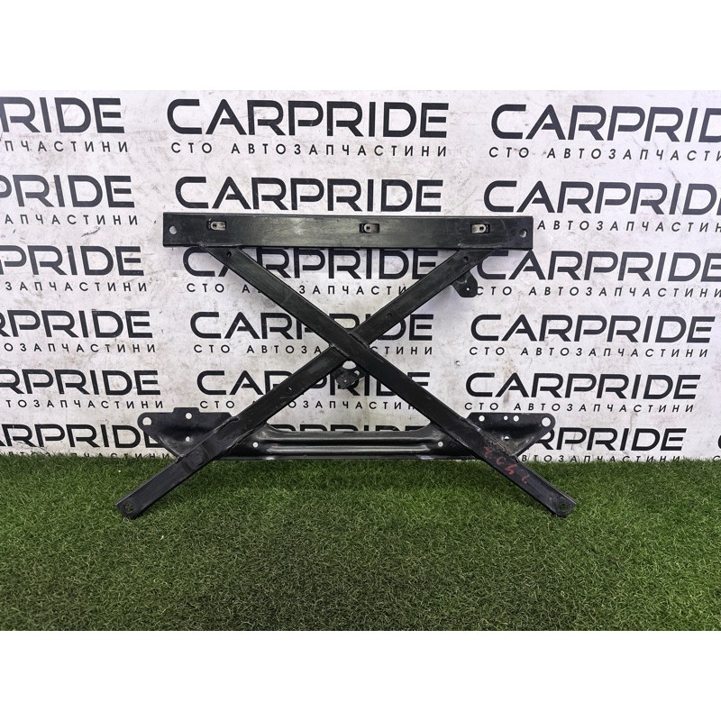 Распорка переднего подрамника (подвеска) AUDI Q5 8R 2010 3.2 CALB 8T1399345J