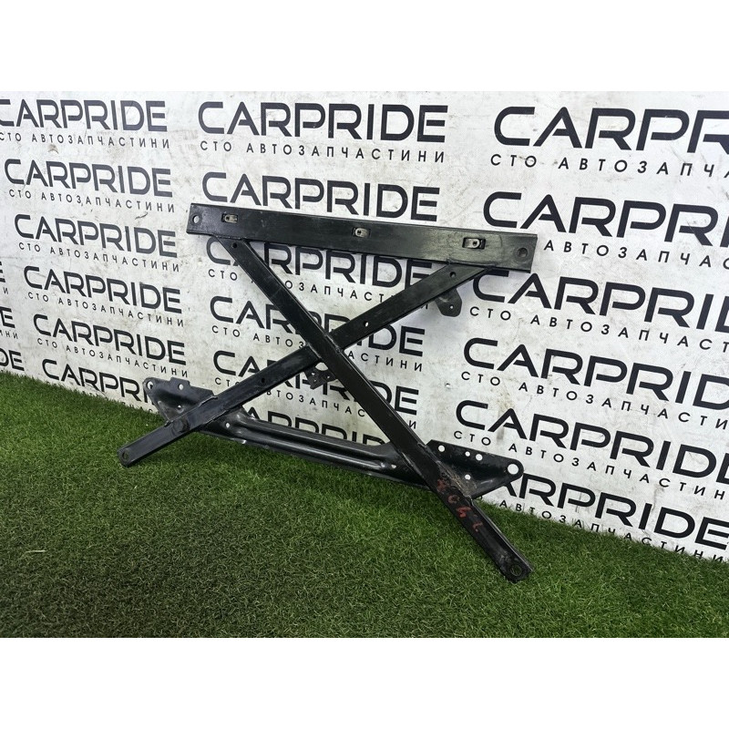 Распорка переднего подрамника (подвеска) AUDI Q5 8R 2010 3.2 CALB 8T1399345J