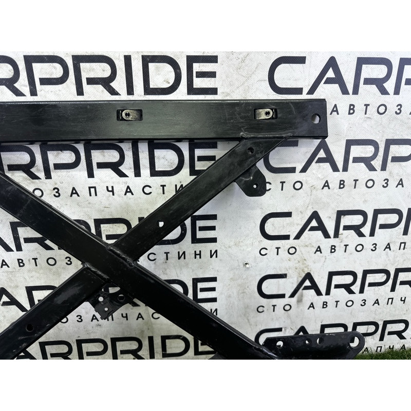 Распорка переднего подрамника (подвеска) AUDI Q5 8R 2010 3.2 CALB 8T1399345J