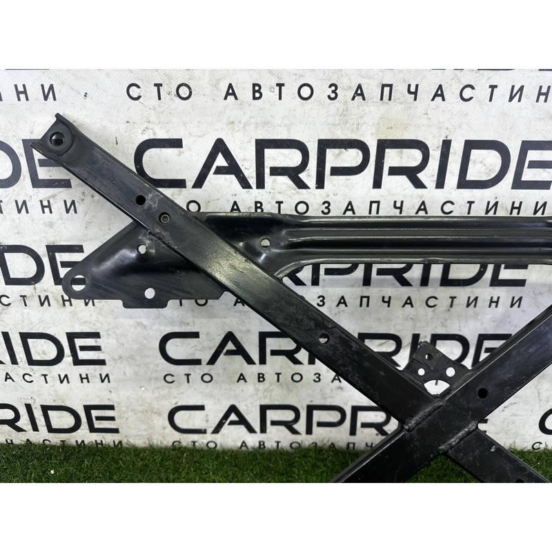 Распорка переднего подрамника (подвеска) AUDI Q5 8R 2010 3.2 CALB 8T1399345J