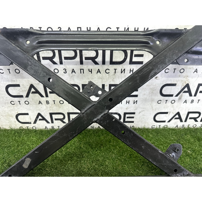 Распорка переднего подрамника (подвеска) AUDI Q5 8R 2010 3.2 CALB 8T1399345J