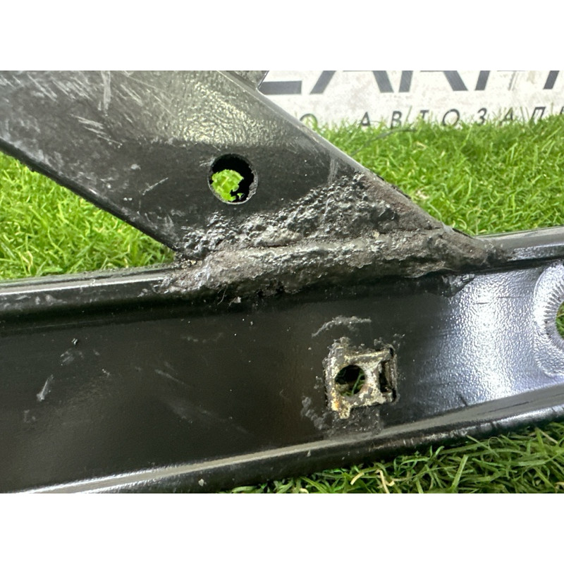 Распорка переднего подрамника (подвеска) AUDI Q5 8R 2010 3.2 CALB 8T1399345J