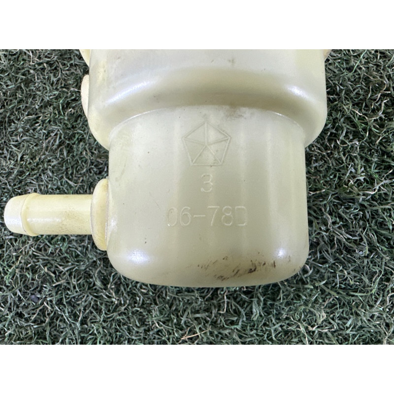 Бачок гидроусилителя (рулевое управление) Jeep Grand Cherokee WK2 2014 3.0 Diesel 68068967AC