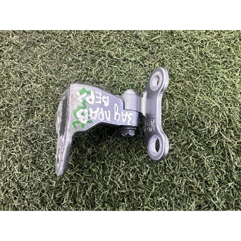 Петля дверей (кузов і елементи) Nissan Rogue T33 2021 2.5 PR25DD 824006RR0A