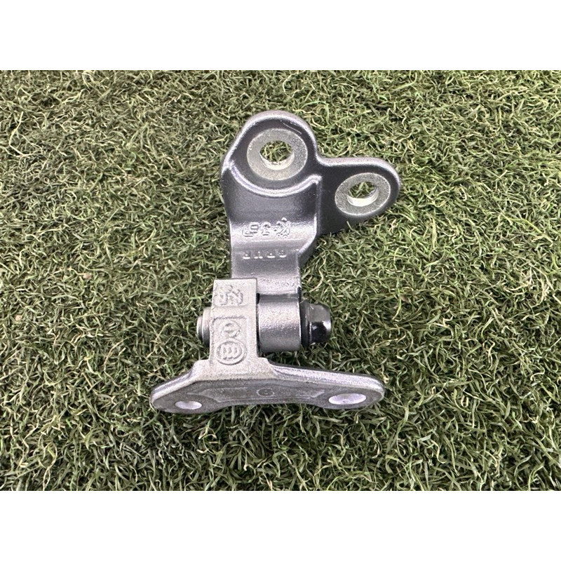 Петля дверей (кузов і елементи) Nissan Rogue T33 2021 2.5 PR25DD 824006RR0A