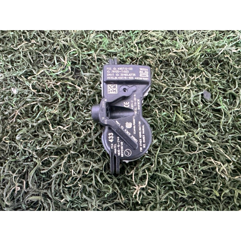 Датчик давления в шинах (электрика / датчики) Jeep Grand Cherokee WK2 2018 3.6 68313387AB