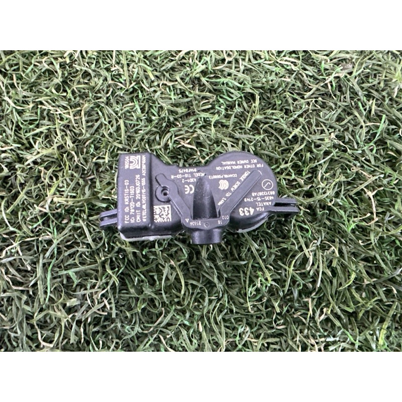 Датчик давления в шинах (электрика / датчики) Jeep Grand Cherokee WK2 2018 3.6 68313387AB