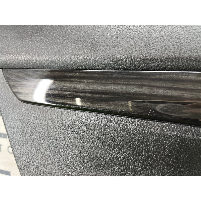 Дверна карта (салон) KIA Sorento UM 2013 2.4 833011u501am2