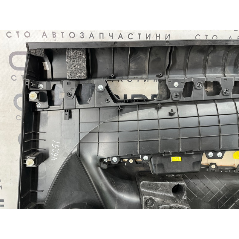 Дверна карта (салон) KIA Sorento UM 2013 2.4 833011u501am2