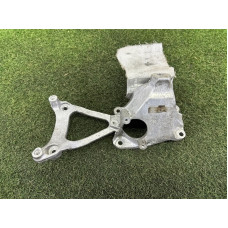 Кронштейн двигателя