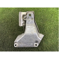 Кронштейн двигателя