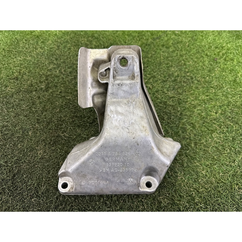 Кронштейн двигателя (кронштейны двигателя) BMW 3-series F30 2013 2.0 22116784824