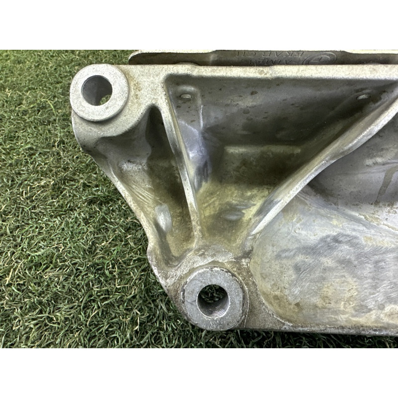 Кронштейн двигателя (кронштейны двигателя) BMW 3-series F30 2013 2.0 22116784824