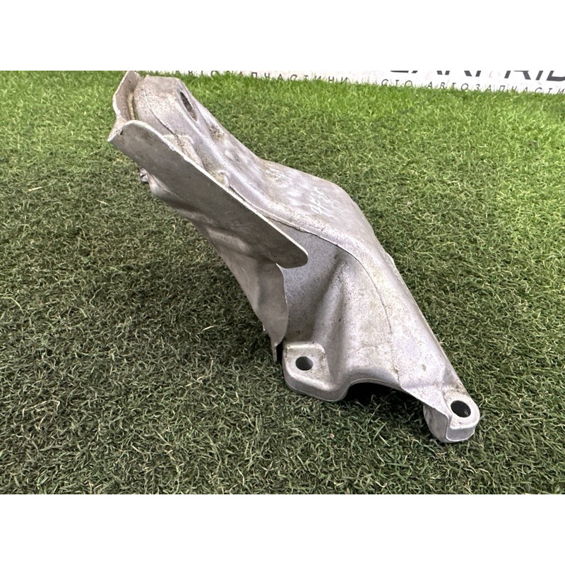 Кронштейн двигателя (кронштейны двигателя) BMW 3-series F30 2013 2.0 22116784824