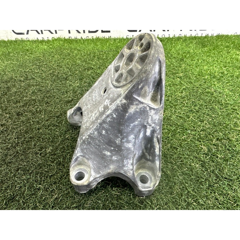 Кронштейн двигателя (кронштейны двигателя) AUDI Q7 4L 2011 3.0 TFSi 7L8199307H