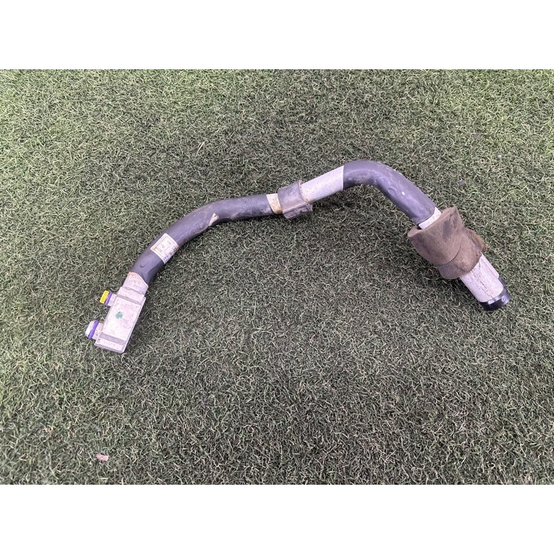 Трубка кондиционера (отопление и кондиционирование) AUDI Q5 8R 2010 3.2 CALB 8R1260712A