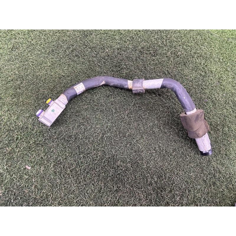 Трубка кондиционера (отопление и кондиционирование) AUDI Q5 8R 2010 3.2 CALB 8R1260712A