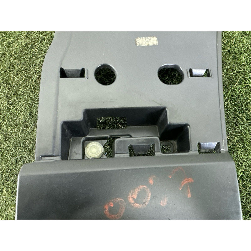 Накладка крила (кузов и элементы) LAND ROVER Range Rover L405 2016 5.0 LR048271