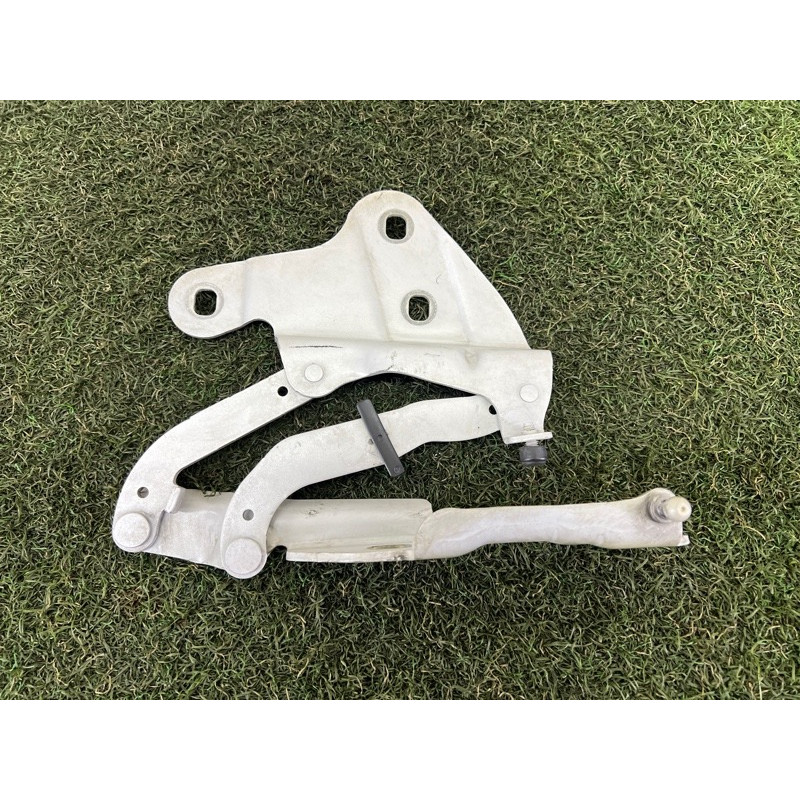 Петля капота (кузов и элементы) BMW X1 E84 2014 2.0 41002993150