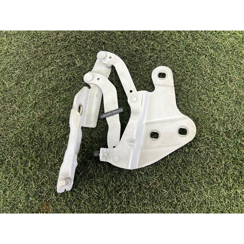 Петля капота (кузов и элементы) BMW X1 E84 2014 2.0 41002993150