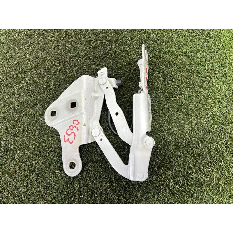 Петля капота (кузов и элементы) BMW X1 E84 2014 2.0 41002993149