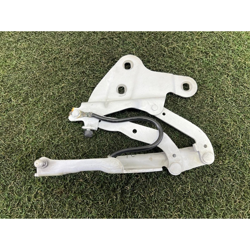 Петля капота (кузов и элементы) BMW X1 E84 2014 2.0 41002993149